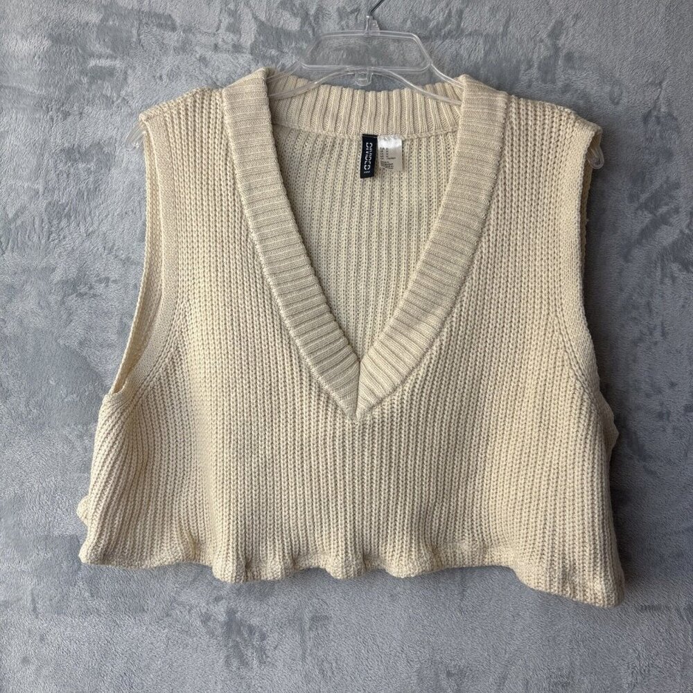 H&M Divided Sweater Vest Size Med Womens V Neck Cream Beige Cropped Ruffle